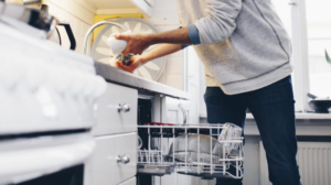 اهمیت تمیز کردن ماشین ظرفشویی